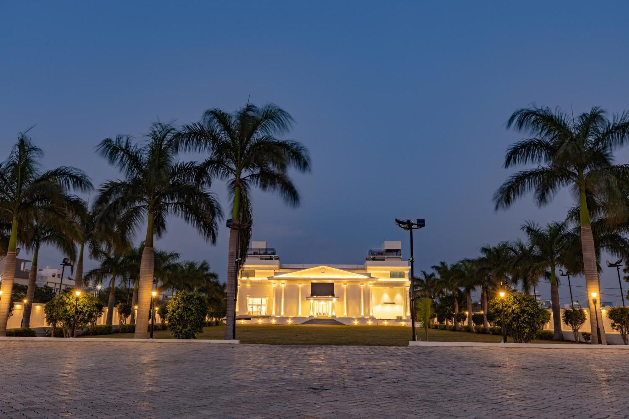 The Grand Monarch Hotel, Ujjain Ngoại thất bức ảnh